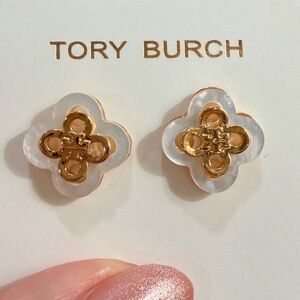 TORY BURCH
Mother-Of-Pearl Kira Clover Stacked Studs - New + dust bag!